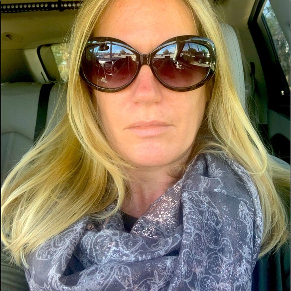 Meet your Posher, Kimberly - Picture 1 of 1